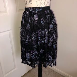 BNWT Floral lace skirt
